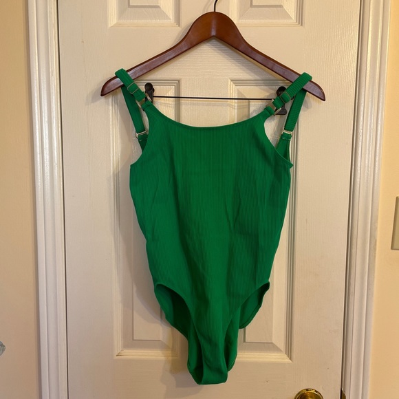 Urban Outfitters Kelly green bodysuit - Picture 1 of 2